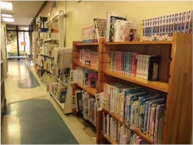 書架の画像