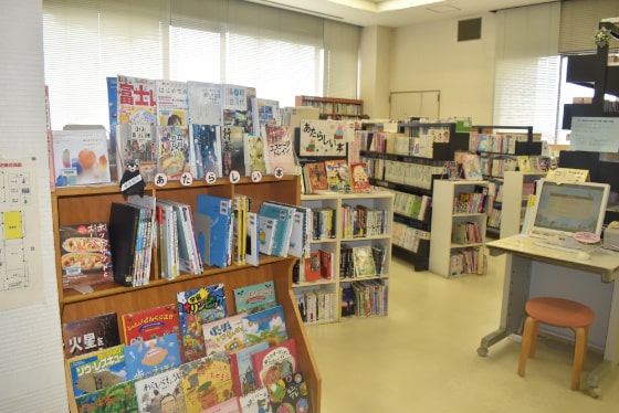 書架の画像